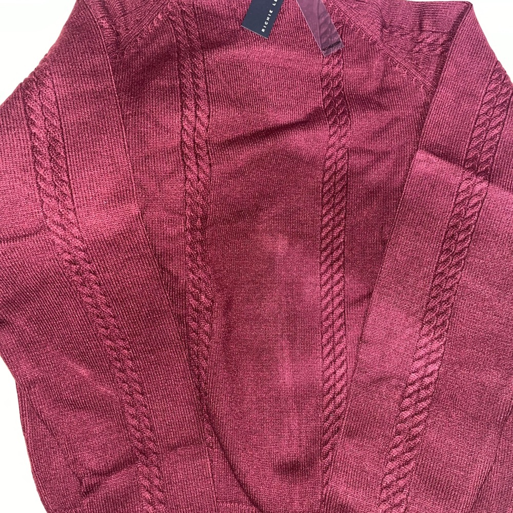 Elegant Cable Knit Sweater in Rich Burgundy